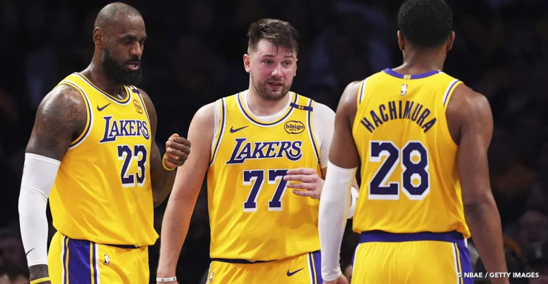 Lakers triomphe avec Luka Doncic et LeBron James, 134-126 face au Heat