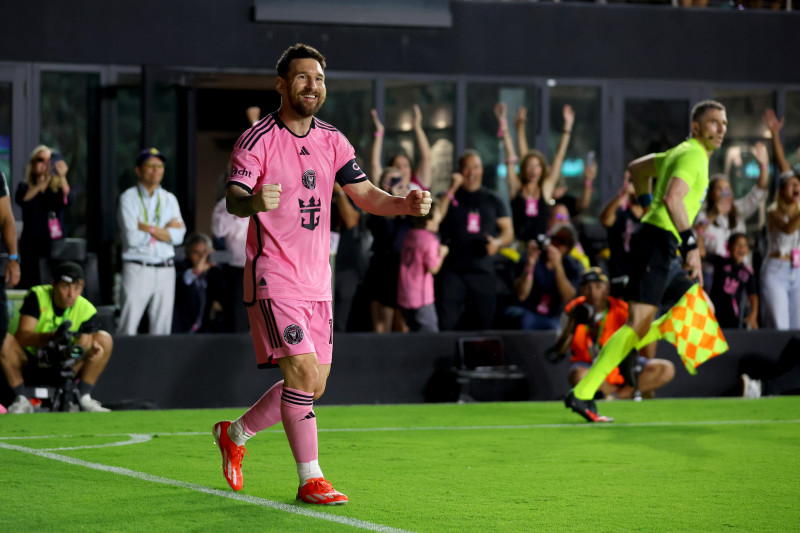 Inter Miami et Lionel Messi écrasent Nashville SC et avancent vers les demi-finales