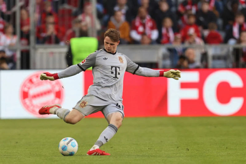 Jonas Urbig: La Montée Éclair d'un Gardien de But Prometteur à Bayern Munich