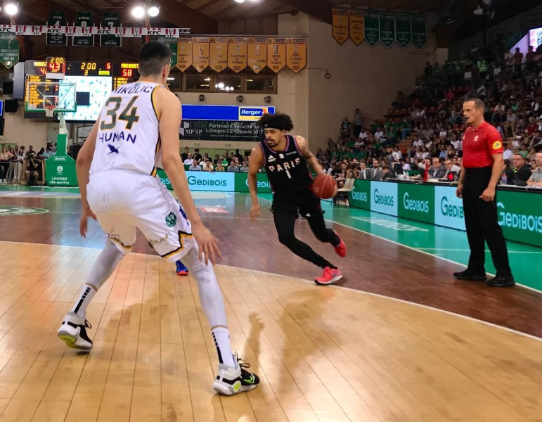 Paris Basket bat Limoges CSP et consolide sa position en tête de la Betclic Elite