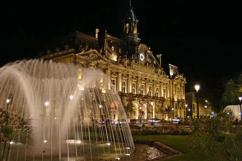 Municipales 2026 à Tours : Vers une Triangulaire Inédite au Second Tour