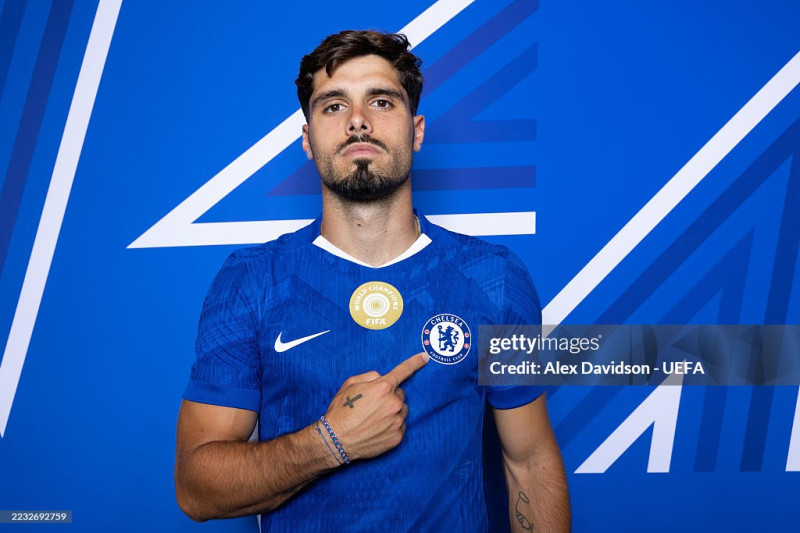 Pedro Neto Apologises for Push Incident, Chelsea's Loss