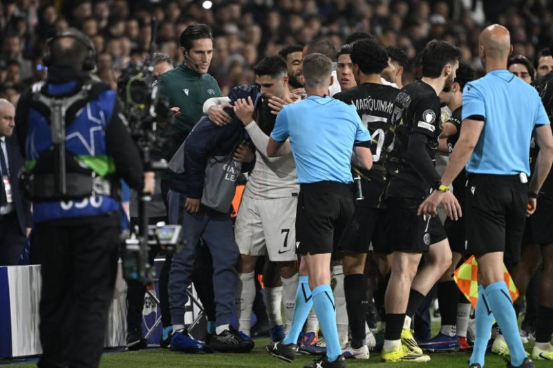 Le Geste de Pedro Neto Contre le Ball Boy de PSG: Une Apologie et ses Conséquences