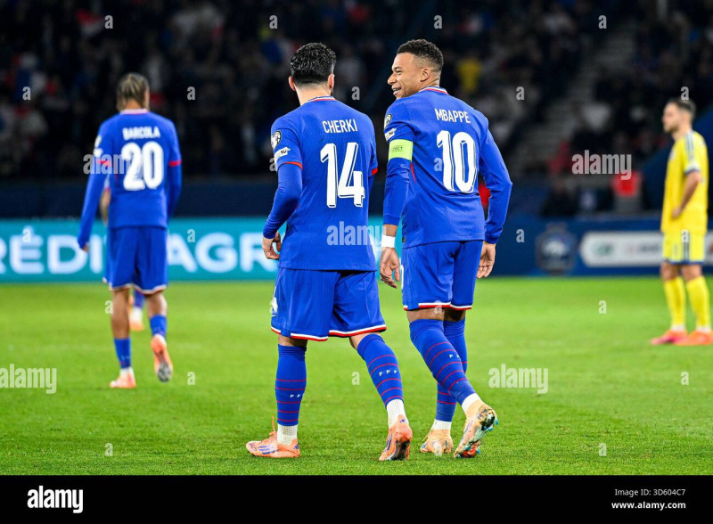 Rayan Cherki: Le Phénomène Émergent du Football Français