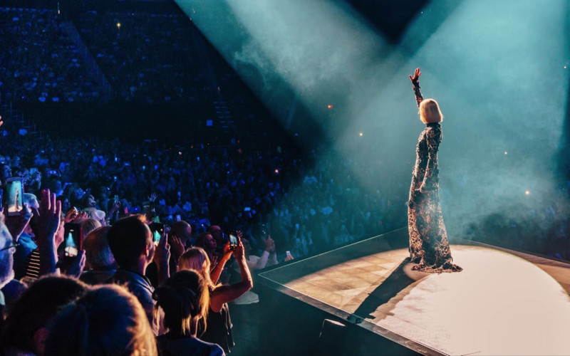 Arena La Défense: Le Retour de la Déesse du Show Céline Dion !