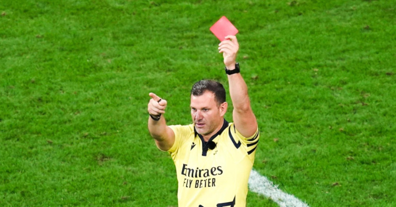 Carton rouge rugby : le choc du rugby moderne