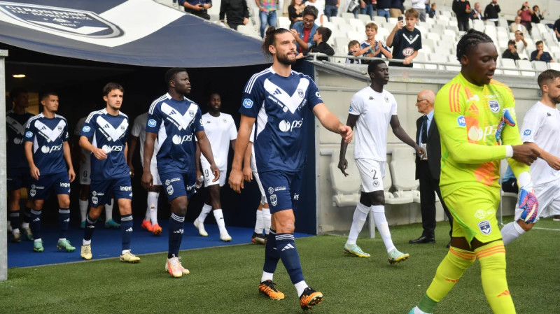 Les Girondins de Bordeaux en Poursuite Électrisante du Classement National 2