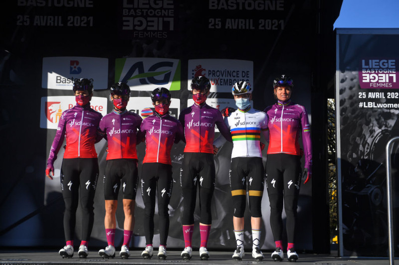 Demi Vollering écrit une nouvelle page de légende à Liège-Bastogne-Liège