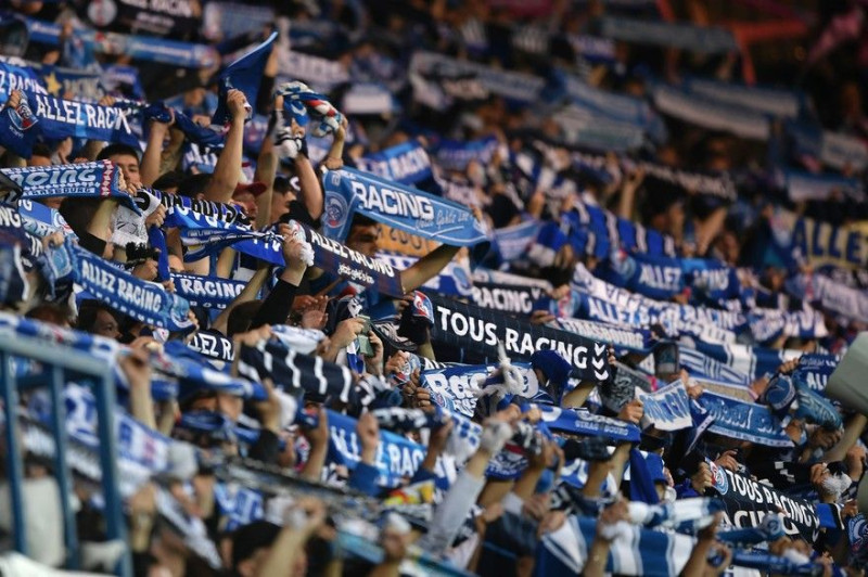 Tension et stratégie au stade de la Meinau pour la confrontation entre Mayence et Strasbourg