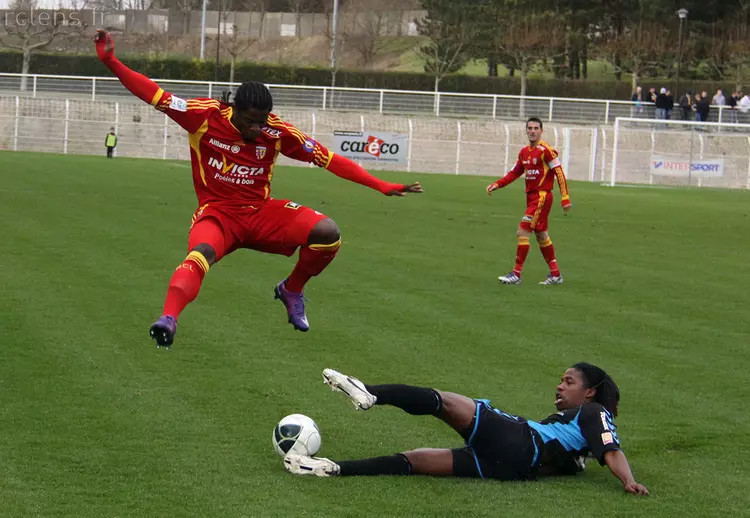 Un match amical de prestige : Lens rencontre Rouen pour une opposition de solidarité