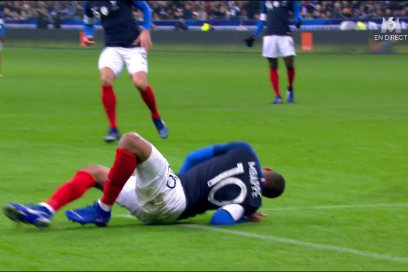 Hugo Ekitike : Un coup dur pour l'équipe de France avant la Coupe du monde 2026