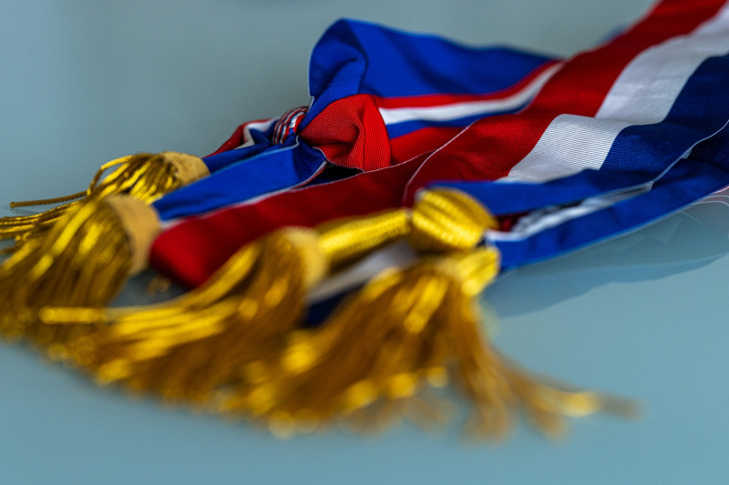 Le maire d'Avignon : Une élection qui détonne et des choix qui divisent