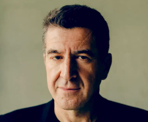 Matthieu Pigasse: Le Magnat des Médias et Investisseur Francais