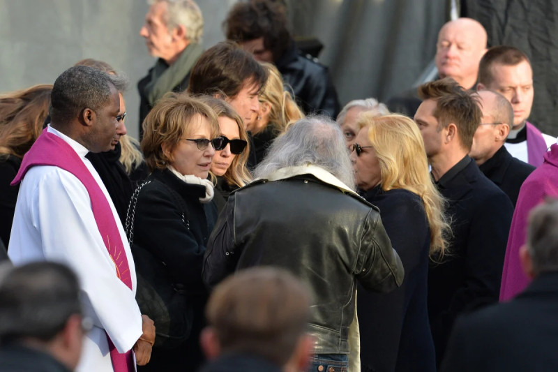 L'adieu émouvant à Nathalie Baye : Les obsèques sous le signe de l'émotion et des hommages fervents