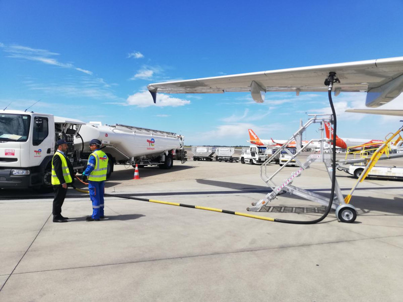 Pénurie de kérosène : les annulations de vols menacent les voyages estivaux