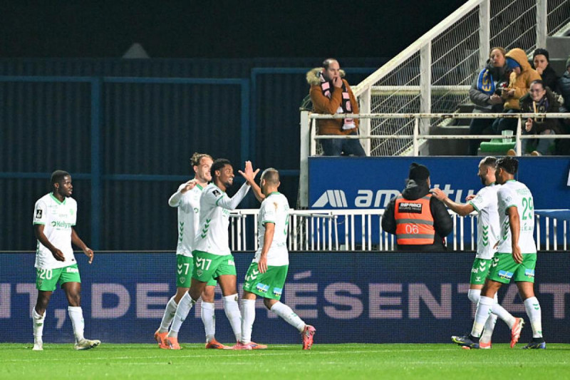 Renaud Ripart: Le Retour Triomphal d'un Buteur de Légende à l'ESTAC