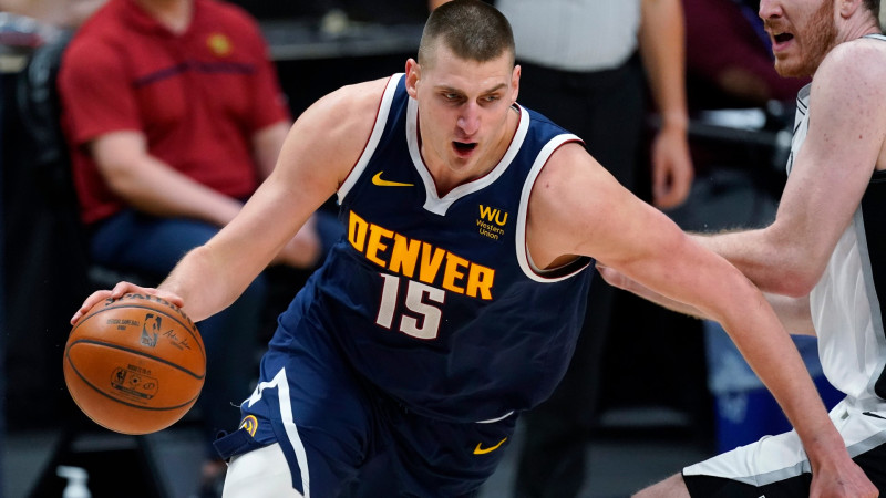 La bataille épique entre les Denver Nuggets et les San Antonio Spurs