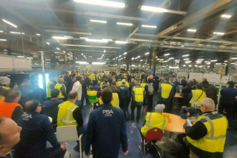 Stellantis : La Fin de la Production Automobile à Poissy Inaugure une Nouvelle Ère Industrielle