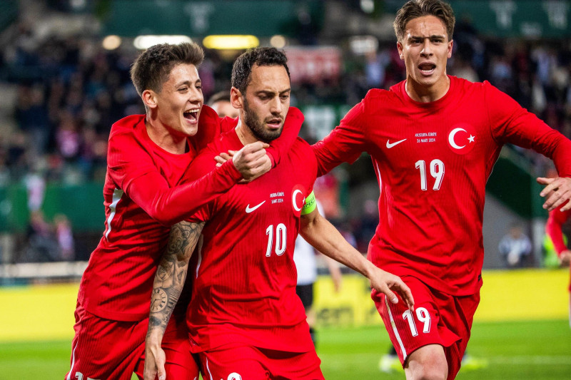 La Turquie assure sa qualification pour la Coupe du Monde 2026 grâce à une victoire étroite contre le Kosovo