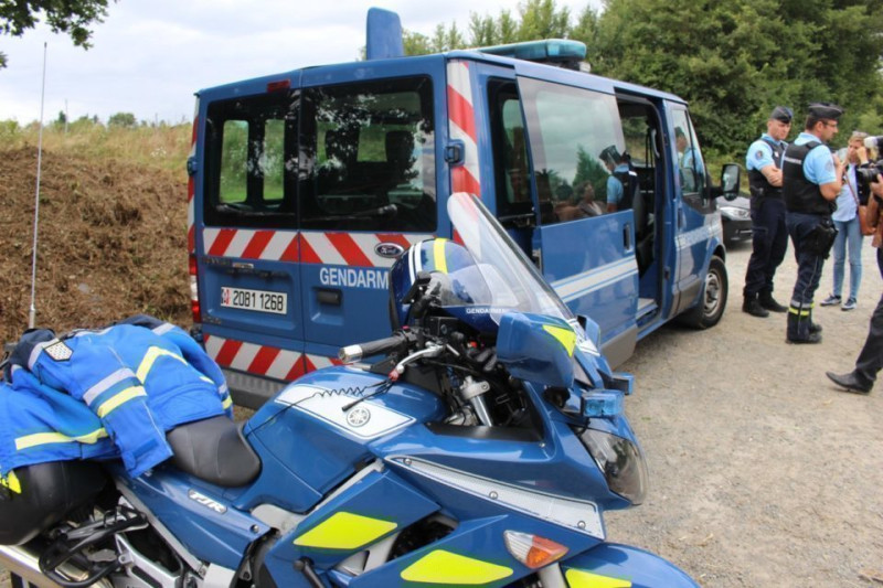 La tragédie de Leyr : un motard de la gendarmerie percuté lors d'un contrôle routier
