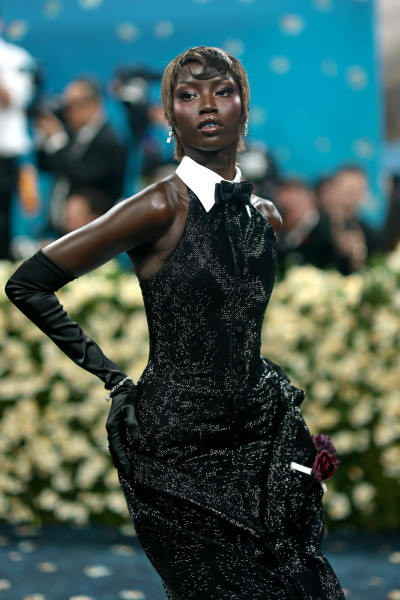 Anok Yai Brille au Met Gala 2026