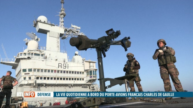 Le Porte-Avions Charles de Gaulle en Transit par le Canal de Suez: Un Symbole de Puissance et de Stratégie