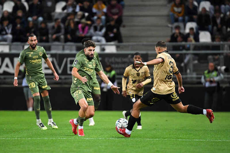 Saint-Étienne vs Amiens : un duel capital aux enjeux cruciaux