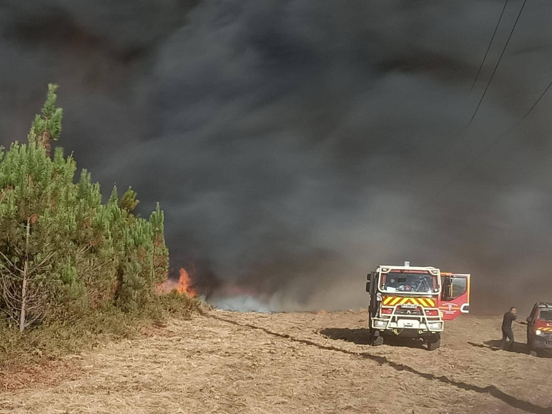 Fumée et Panique à Bordeaux: La Gironde en Flammes
