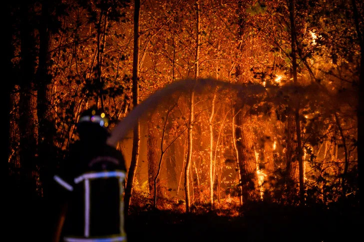 Incendie en Gironde : Le Feu Ravage la Région Vers Bordeaux, les Habitants en Danger