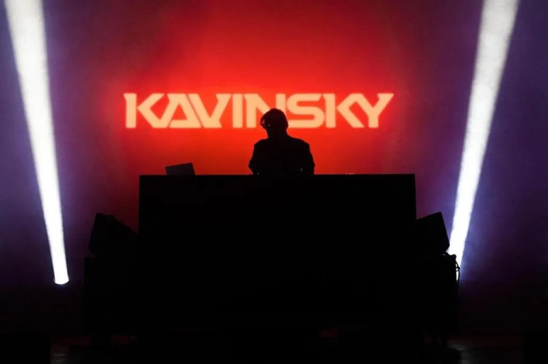 Kavinsky Mort: Le Monde de la Musique en Deuil