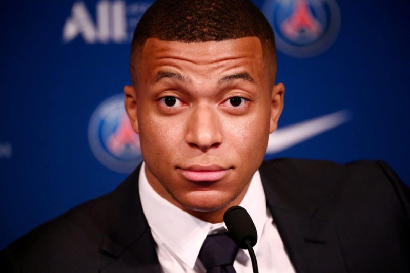 Les Suiveurs de la Coupe du Monde: La France Conquiert les Demi-Finales Malgré les Soucis de Kylian Mbappé