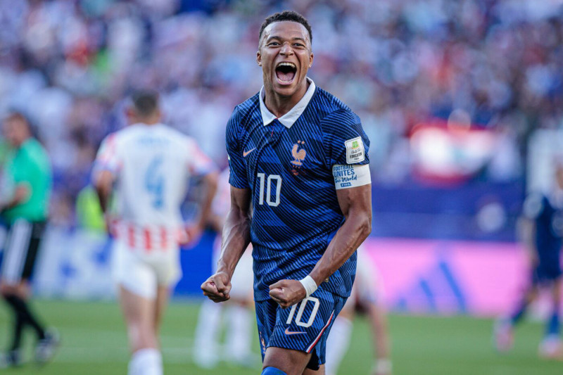 Kylian Mbappé : La France en suspense après la blessure du prodige à la cheville