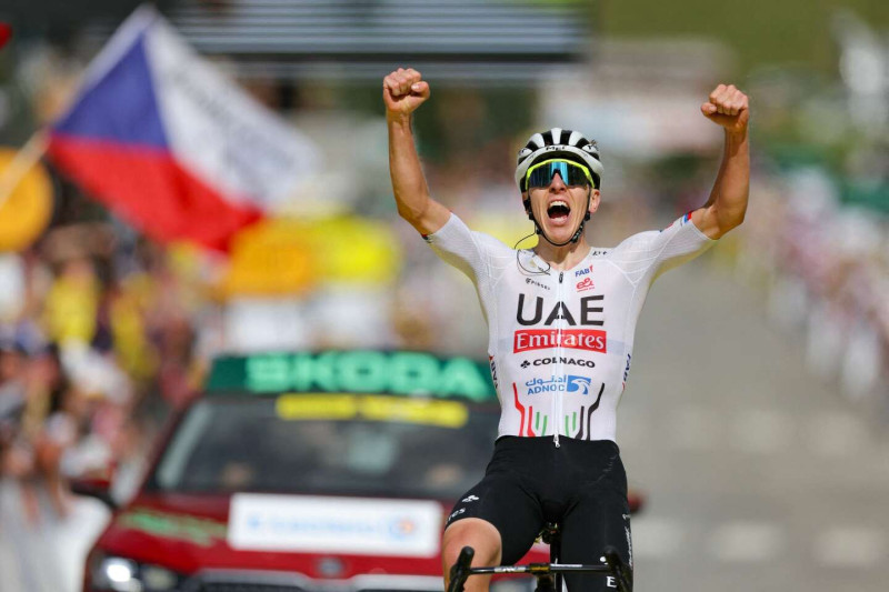 Tadej Pogacar au cœur de la bataille pour le Tour de France 2026: Le cycliste slovène à l'assaut de l'etape 17