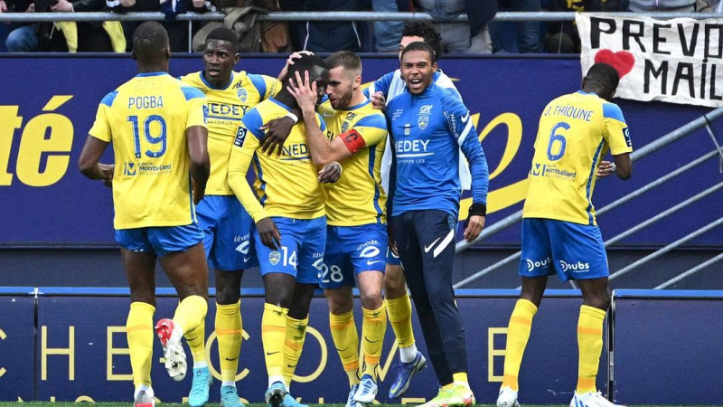 FC Sochaux-Montbéliard vs AS Saint-Étienne : Une Rencontre Intense en Ligue 2 BKT