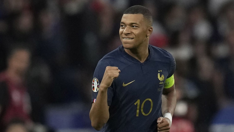 Kylian Mbappé étoile du Real Madrid, une victoire 4-1 contre la Real Sociedad