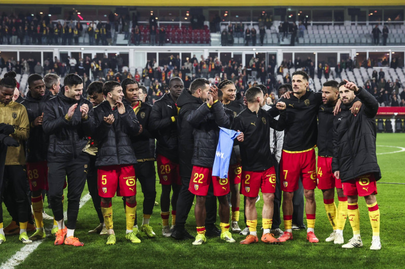 Le RC Lens en forme, éclate Auxerre en Ligue 1