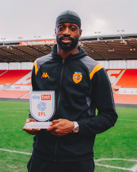 Le retour triomphal de Hull City: Nobel Mendy et Semi Ajayi humilient Manchester United
