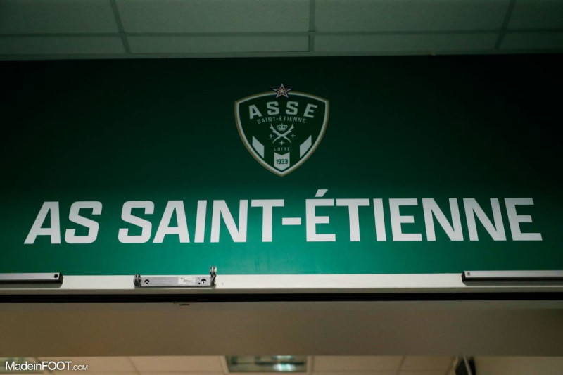Les Verts de Saint-Étienne dominent Clermont Foot et confirment leur leadership en Ligue 2