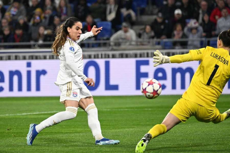 Lyon battu à Prague: la qualification en Ligue des champions menacée