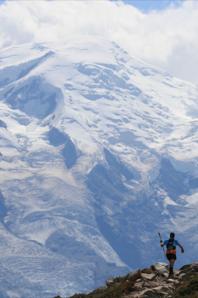 Blandine L'Hirondel triomphe à l'UTMB : une performance mémorable