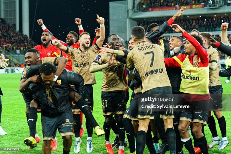 Une victoire écrasante de Paris Saint-Germain contre le RC Lens en Ligue 1