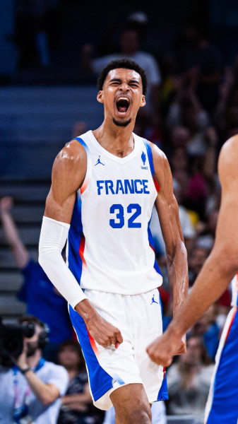 Victor Wembanyama Brille dans la Victoire Éclatante de la France Contre la Slovénie en Basket