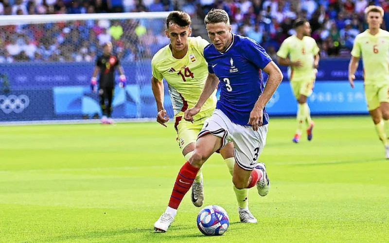 Adrien Truffert et la Tension Montante Avant le Match TURKIYE vs FRANCE
