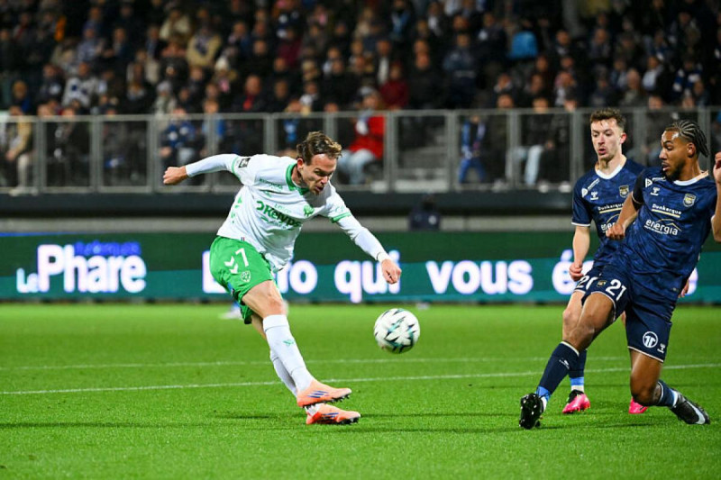 Le match à suspense : USL Dunkerque vs ASSE, une rencontre qui fait parler d'elle