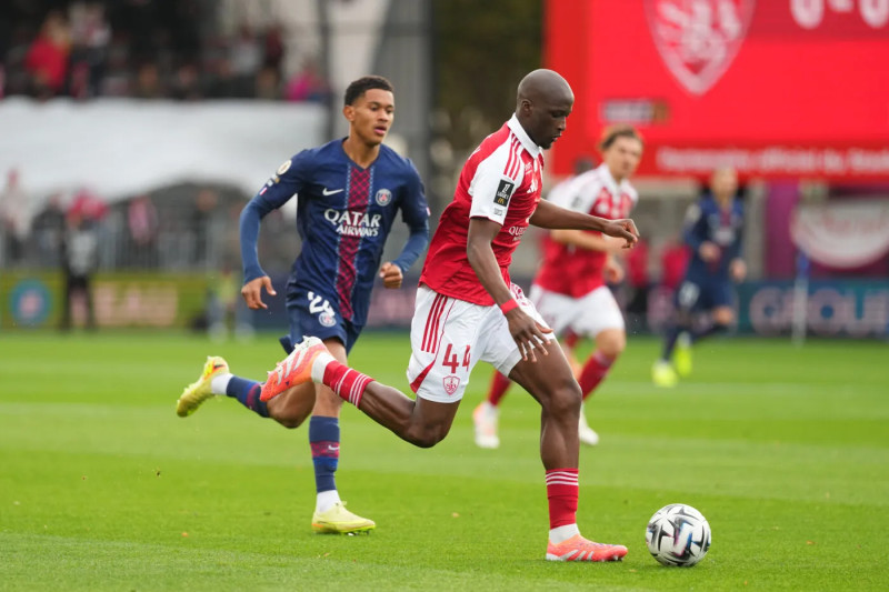 Le Stade Brestois 29 fait trembler le PSG avec une victoire historique, Ferran Torres à la rescousse