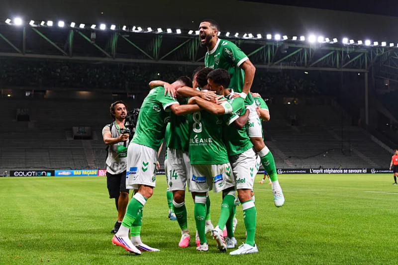 ASSE remporte le match contre Nantes et conserve la tête de Ligue 2