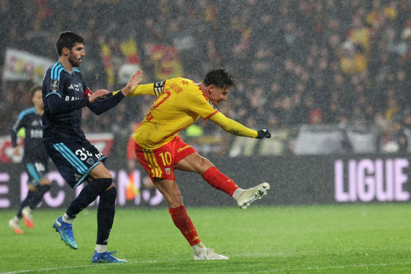 Thauvin et Hazard assurent la remontée du RC Lens face au Paris FC