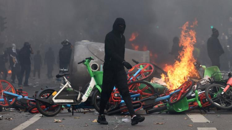 Couvre-feux à Paris, Lyon, Lille et Nice face aux violences urbaines