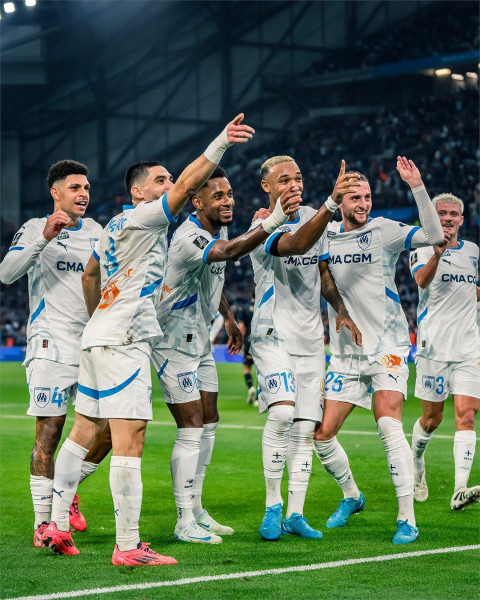 L'Olympique de Marseille assure face à l'ESTAC et gravit le classement Ligue 1
