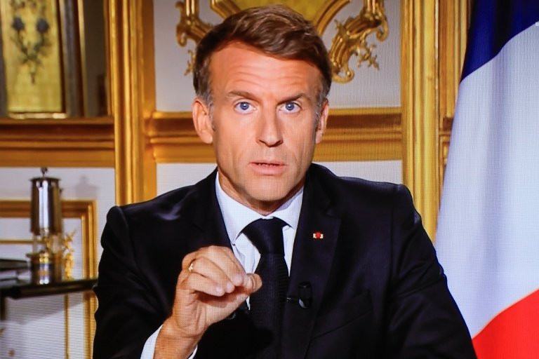Macron délègue la sécurité aux préfets après les émeutes du 17 octobre